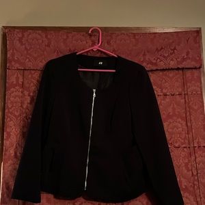 Women’s zip up blazer